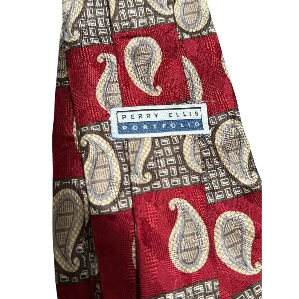 Vintage Perry Ellis Portfolio Men's Red Patterned Necktie